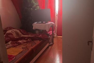 Apartament cu 4 camere decomandat în Confecții - 7