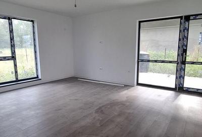 Casă cu 4 camere cu Teren 473 Mp în Miroslava - 5