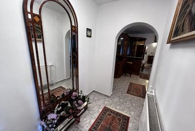 Apartament cu 3 camere semidecomandat, mobilat în P-ța Victoriei - 3
