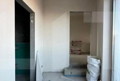 Apartament cu 3 camere semidecomandat în Grigorescu - 1