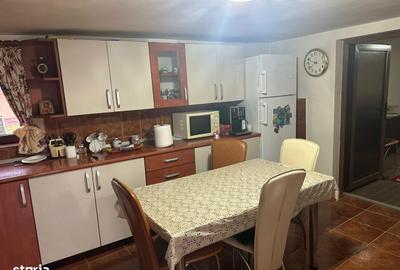 Casă cu 6 camere cu Teren 900 Mp în Central - 11