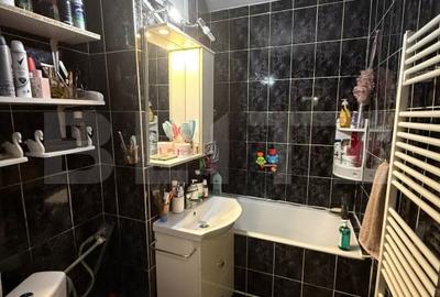 Apartament cu 3 camere, 65 mp, etaj 3, zona 9 Mai - 10