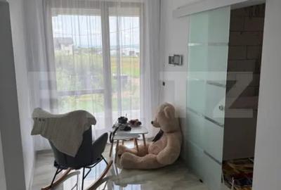 Casă cu 4 camere cu Teren 8000 Mp în Central - 2