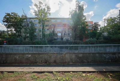 Apartament 3 camere, ultracentral, pod Decebal, et. 3, de vanzare - 14