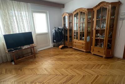 Apartament trei  camere- zona Lidl Sud