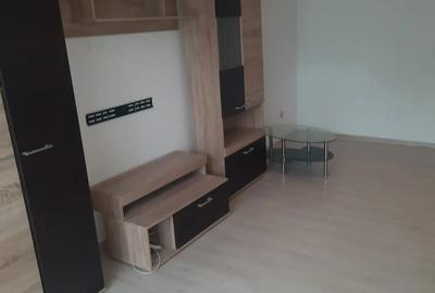 Inchiriere apartament.2 camere decomandate - 1