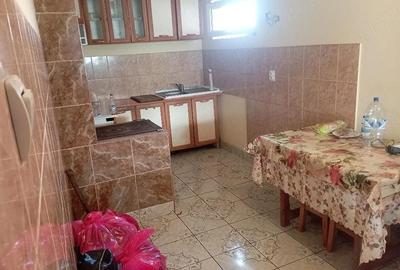Casă cu 4 camere cu Teren 700 Mp în Central - 3