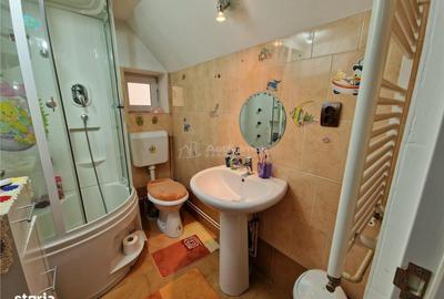 Casă cu 7 camere cu Teren 600 Mp în Central - 4