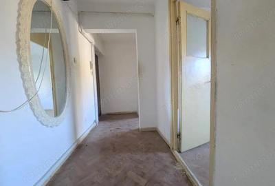 Str Carpati - Piata Sud, Apartament 3 camere, etaj 2/4, bucatarie mare - 3