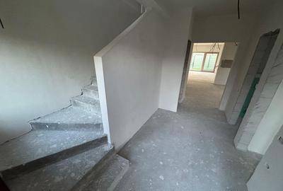 Casa de vanzare Duplex zona Carrfour - 2