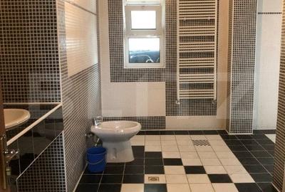 Oportunita!!!Casa individuala, P+1E+M, 250mp, teren 172mp, central Targoviste