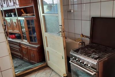 Casă cu 4 camere cu Teren 800 Mp în Păulești - 4