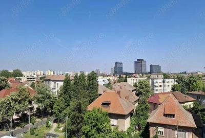 Vand apartament cu 3 camere , semidecomandat situat pe Bulevardul Take Ionescu - 10