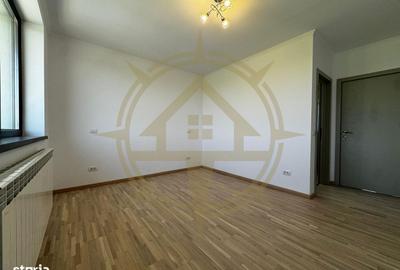 Casă cu 4 camere decomandat în Săftica