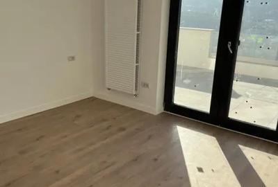 Apartament cu 3 camere decomandat în Parc Zăvoi - 16