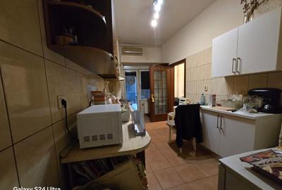 P-ta Victoriei,ap.3 cam,an 1997,dec,suprf.128mp,loc parcare subteran - 7