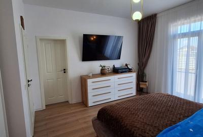 Casă cu 4 camere cu Garaj în Hălchiu - 2