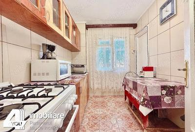 Apartament 3 camere Vlaicu ,93 mp,et.6 10,decomandat cu bucatarie spatioasa - 2