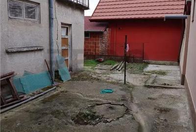 Casă cu 11 camere cu Teren 339 Mp în Central - 4