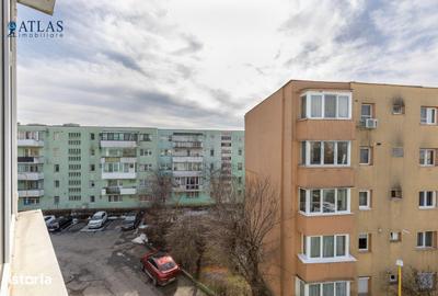 Apartament cu 3 camere decomandat, mobilat în Hărmanului