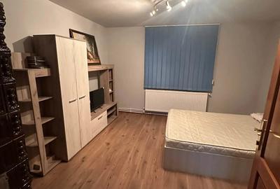 Inchiriez apartament 1 camera la casa - 1