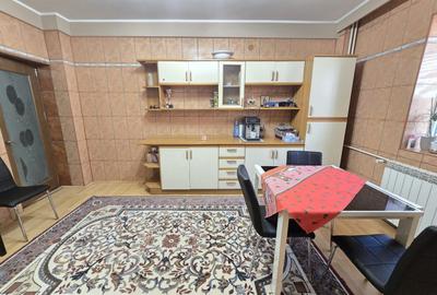 Casă cu 16 camere cu Canalizare în Central - 3