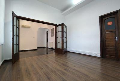 Spațiu comercial, de 40 mp, în Central - 1