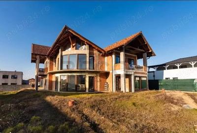 Casă cu 7 camere în Sânmartin - 5