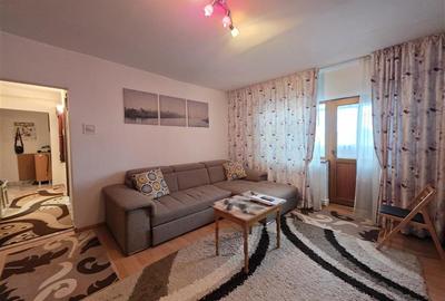 Apartament cu 2 camere semidecomandat în 1 Decembrie