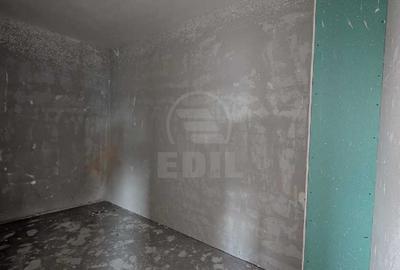 Apartament cu 3 camere semidecomandat în Florești - 12