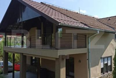 Casă cu 8 camere cu Teren 2800 Mp în Central - 9