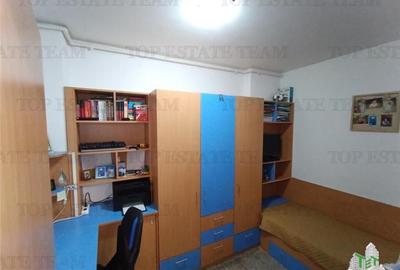Super apartament cochet din 2008 cu 3 cam. si balcon plus loc de parcare, avand - 9