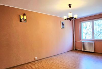 Apartament cu 3 camere semidecomandat în Costin Georgian - 4