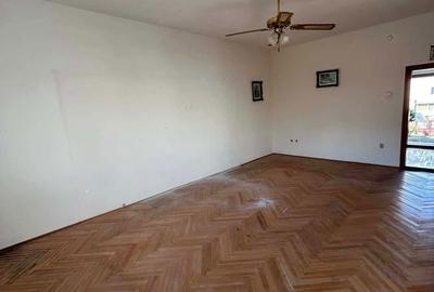 Casă cu 4 camere cu Teren 1650 Mp în Găvana - 2