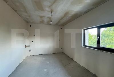 Jumatate de duplex cu 4 camere, 130 mp, in Deva