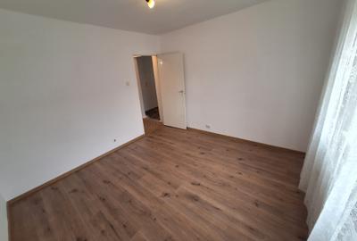 75900 euro!!! Apartament cu 2 camere decomandat Et 3 Zona Lipovei - 2