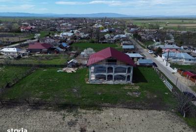 Casă cu 6 camere cu Teren 1025 Mp în Garoafa - 10