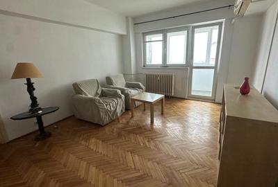 Apartament cu 3 camere semidecomandat în 1 Mai - 2