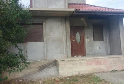 Casă cu 4 camere în Râmnicu Sărat - 14