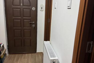 Apartament cu 3 camere de vanzare - 1
