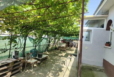 Casă cu 3 camere în Central