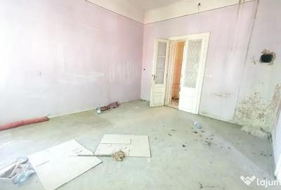 Apartament cu 5 camere semidecomandat în Central - 13