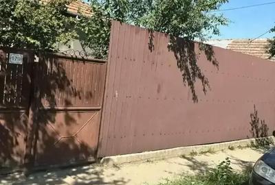 Casă cu 4 camere în Central - 2