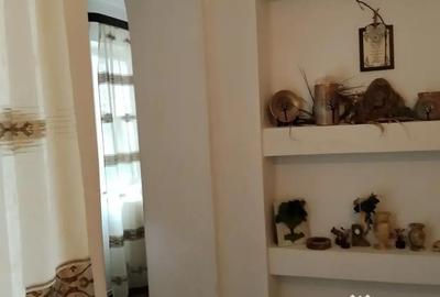 Casă cu 7 camere în Exterior Vest - 1