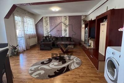 De vanzare- Apartament 3 camere str Luptei - 9