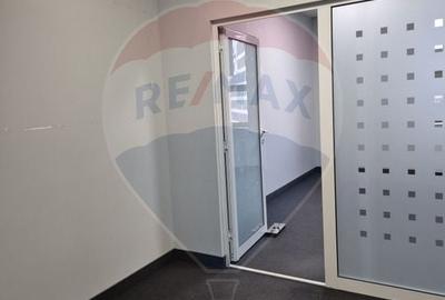 Birou, de 47.180000305176 mp, în Centrul Bancar - 5