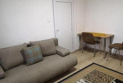 Garsonieră decomandată în 6 Vânători