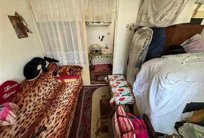 Garsoniera 20mp, parter , zona Garii - Scoala 7, fara imbunatatiri