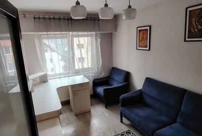 Apartament cu 3 camere semidecomandat în Central - 5
