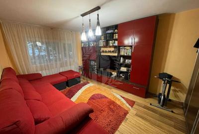 Apartament cu 4 camere decomandat, mobilat în 9 Mai - 2